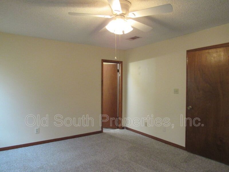 Conveniently located in Northeast Penascola! property image