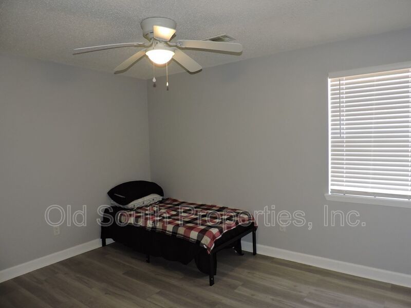Convenient to NAS and Corry! property image