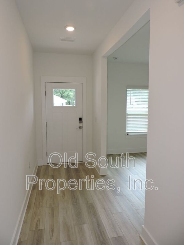 Easy access to bases, I-10 & Navy Federal campus! property image