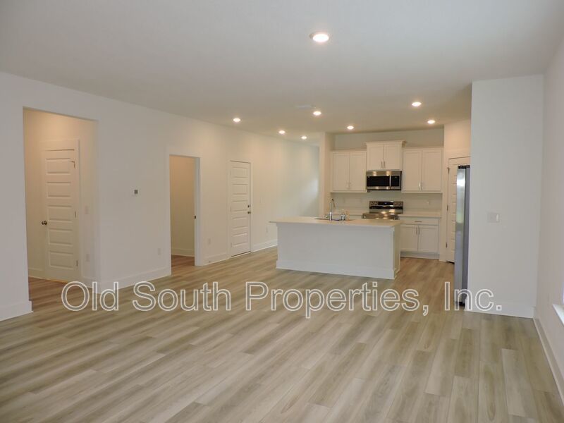 Easy access to bases, I-10 & Navy Federal campus! property image