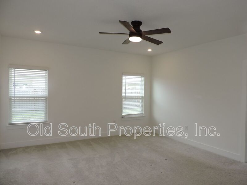 Easy access to bases, I-10 & Navy Federal campus! property image