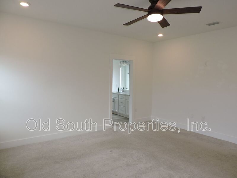 Easy access to bases, I-10 & Navy Federal campus! property image