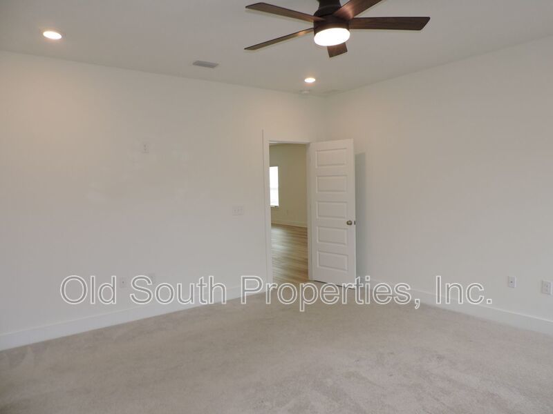 Easy access to bases, I-10 & Navy Federal campus! property image