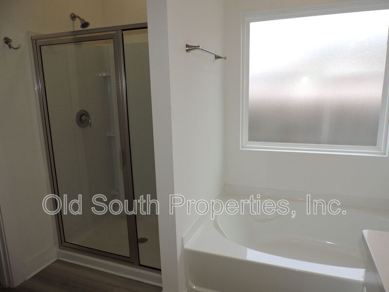 Easy access to bases, I-10 & Navy Federal campus! property image