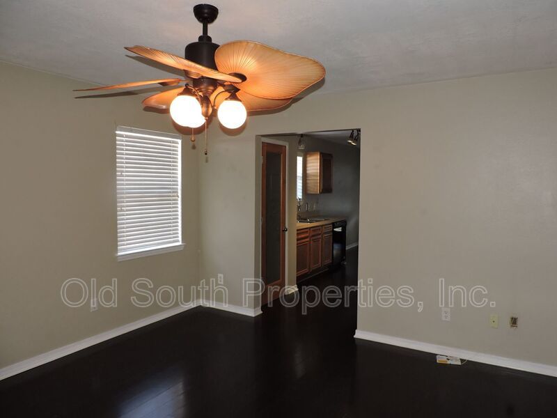 Convenient to interstate, schools & shopping! property image