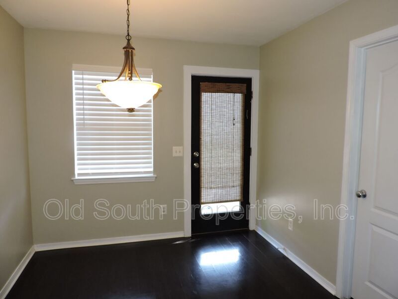Convenient to interstate, schools & shopping! property image