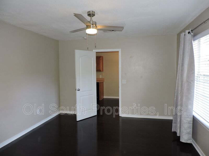 Convenient to interstate, schools & shopping! property image