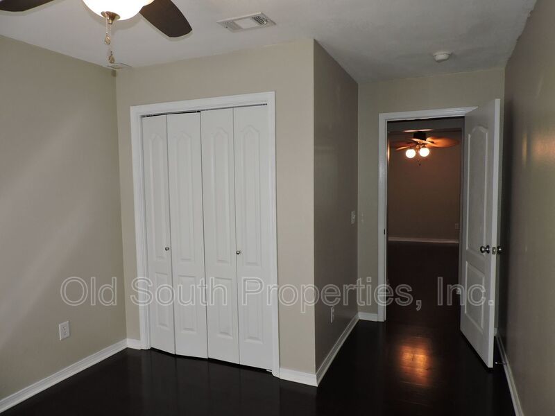 Convenient to interstate, schools & shopping! property image