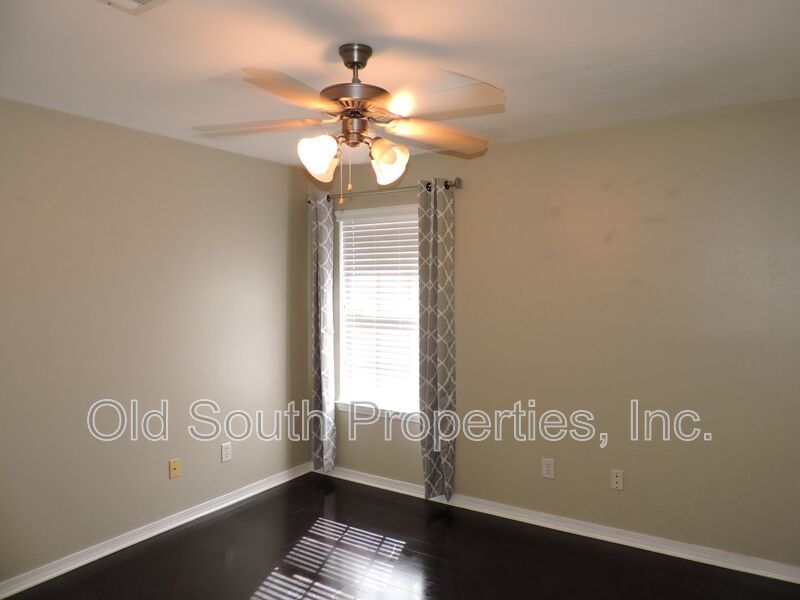 Convenient to interstate, schools & shopping! property image