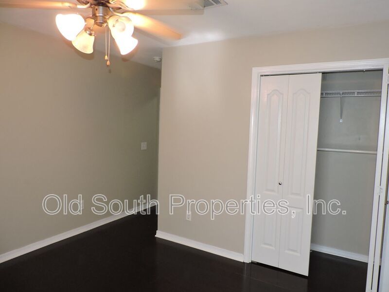 Convenient to interstate, schools & shopping! property image