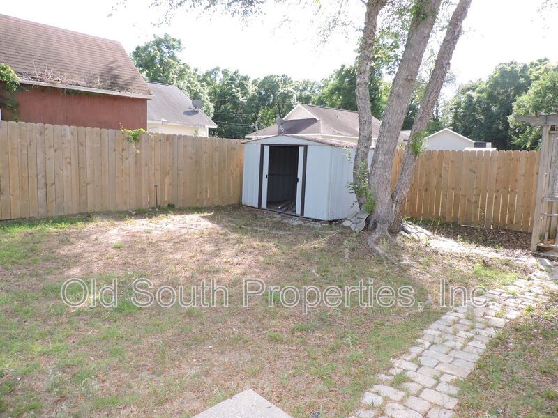 Convenient to interstate, schools & shopping! property image