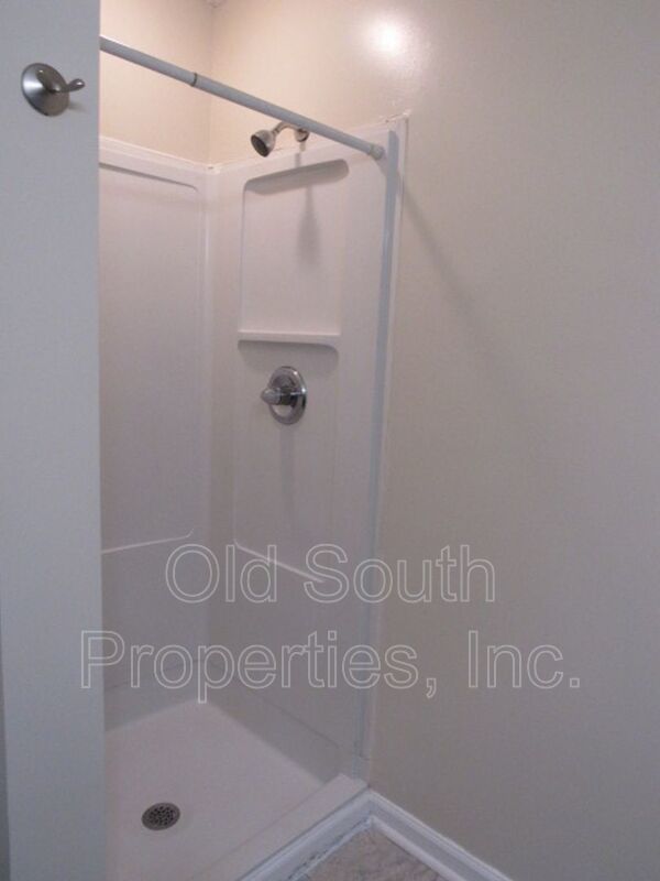 Beautiful townhome in Governor's Square! property image
