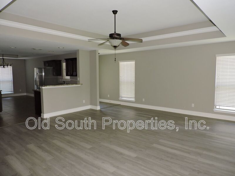 Beautiful home in gated community! property image