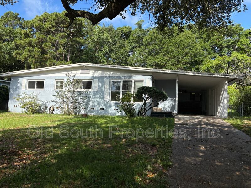 5095 Crestwood Rd property image