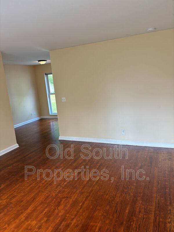 5095 Crestwood Rd property image
