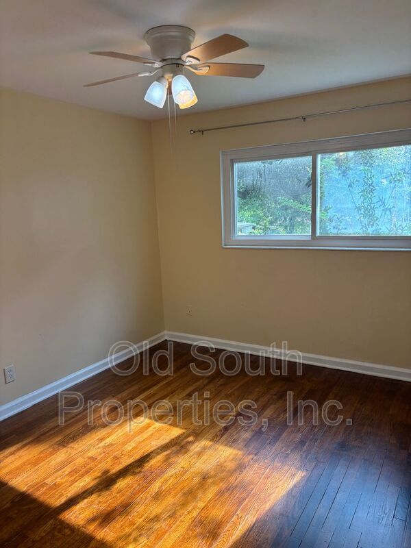 5095 Crestwood Rd property image