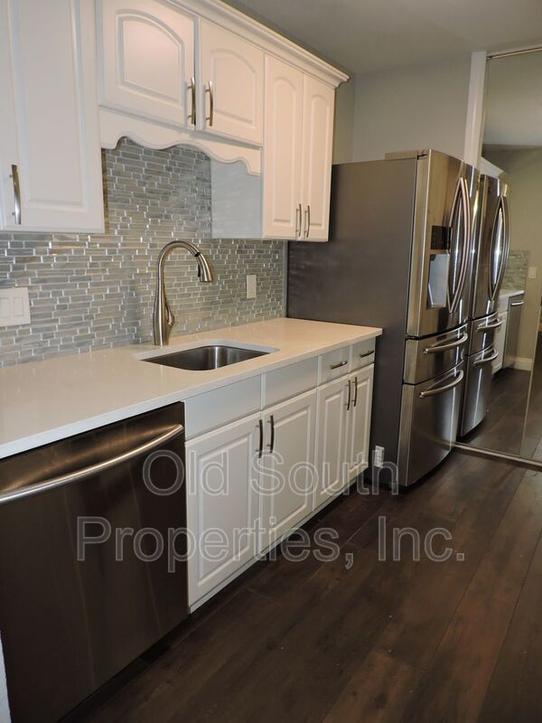 Convenient to schools, beaches & shopping. property image