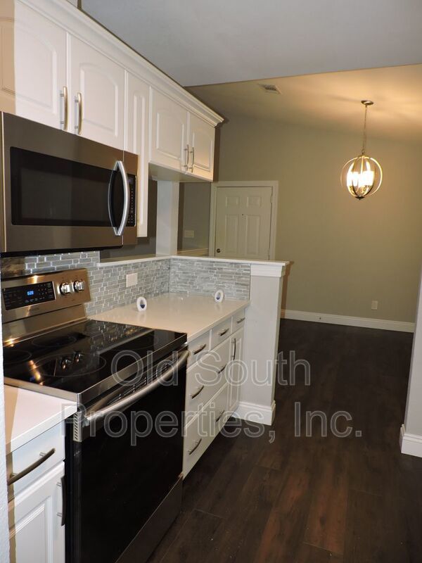 Convenient to schools, beaches & shopping. property image