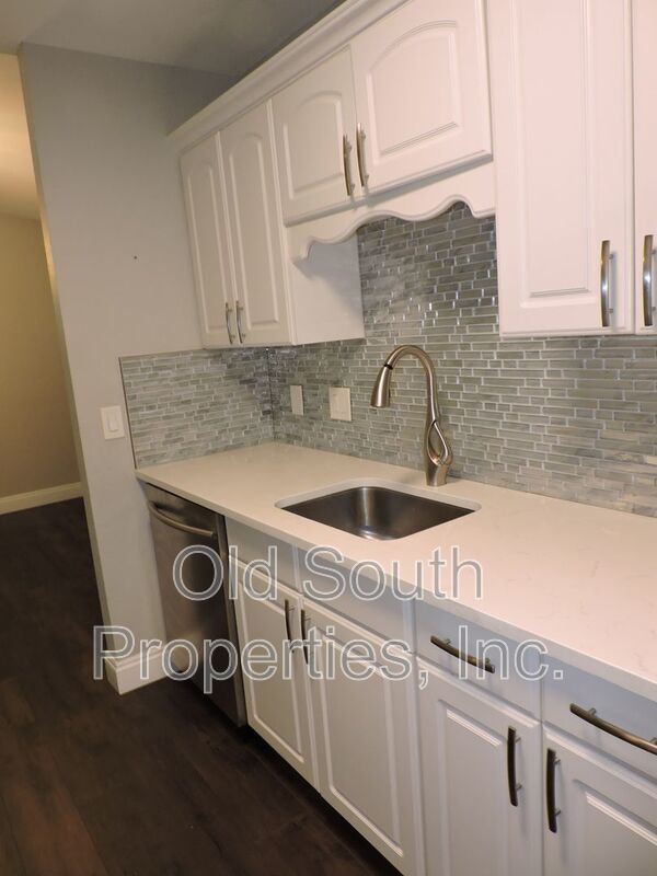 Convenient to schools, beaches & shopping. property image