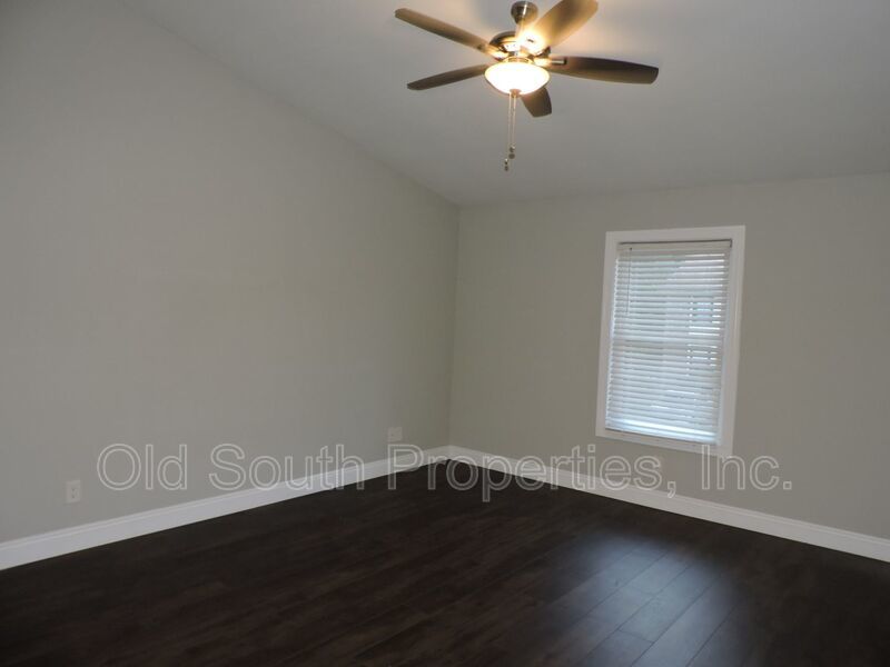 Convenient to schools, beaches & shopping. property image
