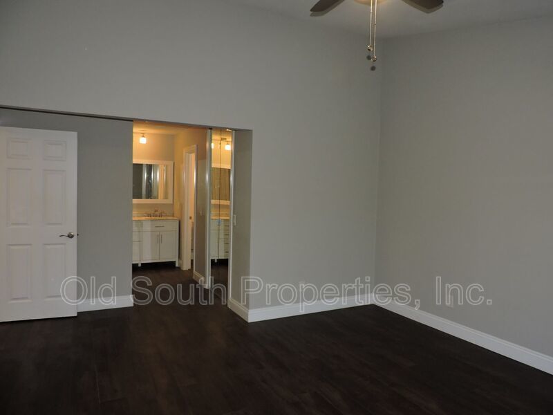 Convenient to schools, beaches & shopping. property image