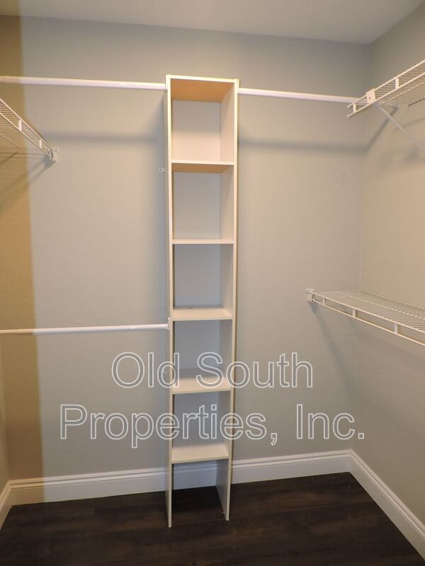 Convenient to schools, beaches & shopping. property image