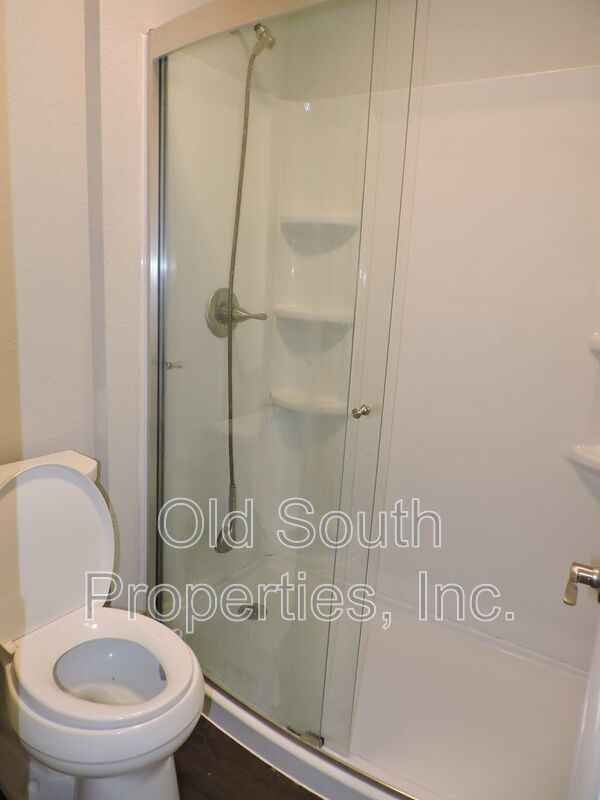 Convenient to schools, beaches & shopping. property image