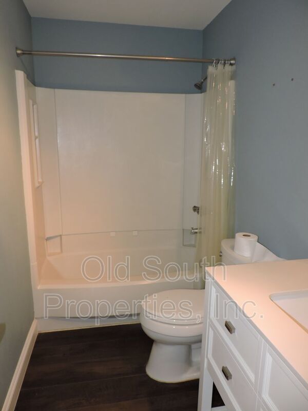 Convenient to schools, beaches & shopping. property image