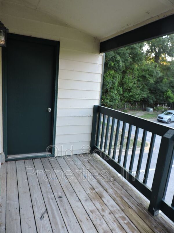 Convenient to schools, beaches & shopping. property image