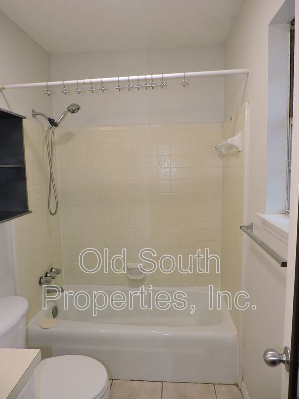 Nice home in Charter Oaks property image