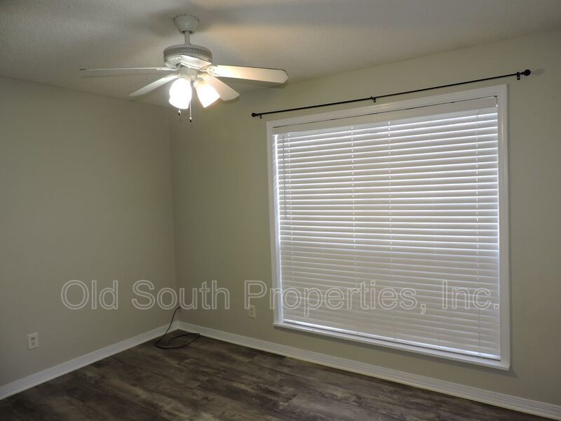 Nice home in Charter Oaks property image