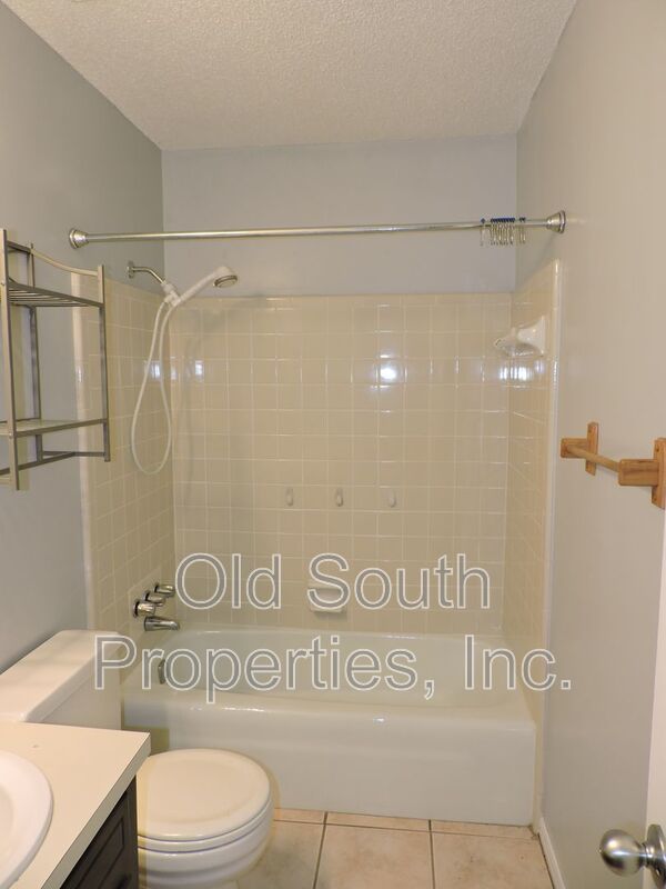 Nice home in Charter Oaks property image