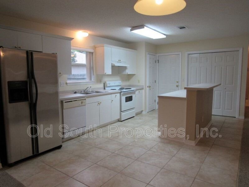 Convenient to NAS & Corry! property image