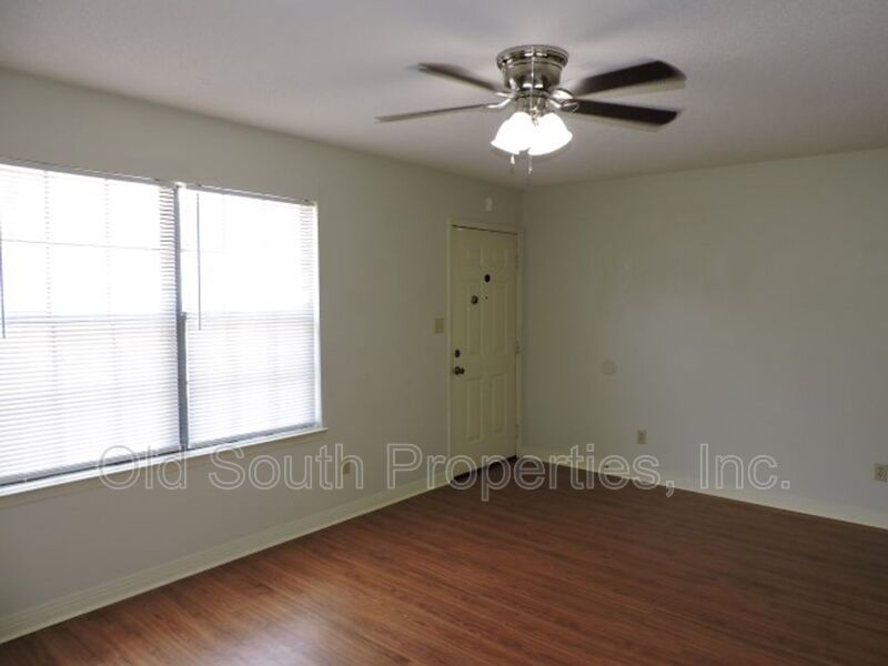 Easy access to shopping, interstate & Navy Federal complex! property image