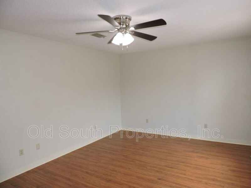 Easy access to shopping, interstate & Navy Federal complex! property image