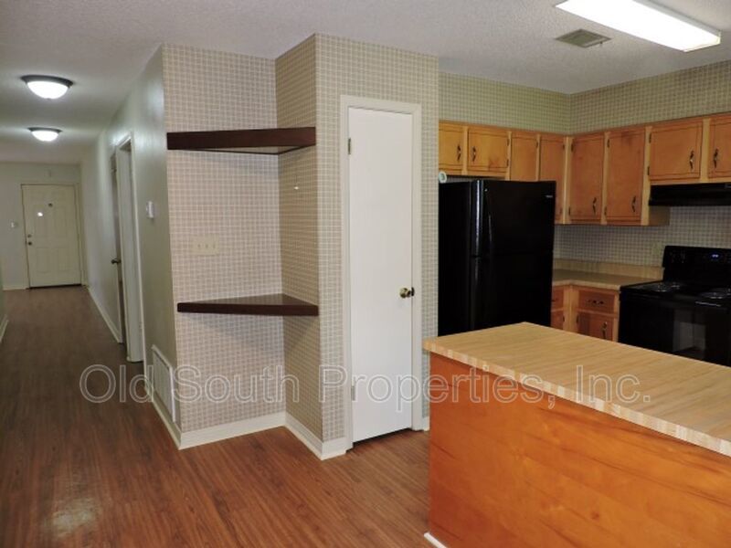 Easy access to shopping, interstate & Navy Federal complex! property image