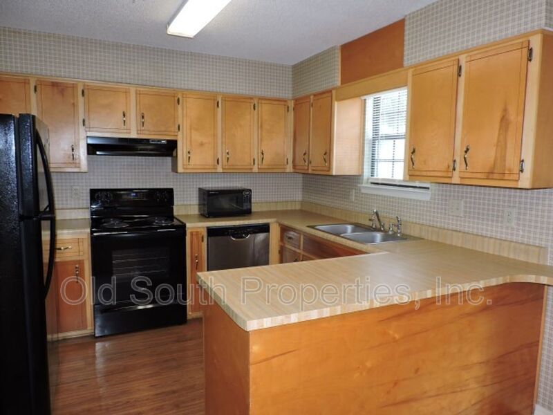 Easy access to shopping, interstate & Navy Federal complex! property image