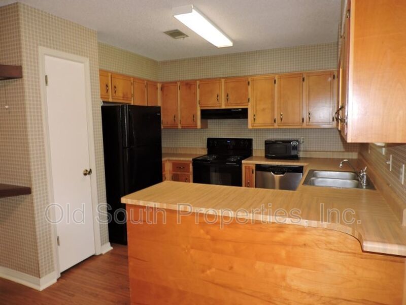 Easy access to shopping, interstate & Navy Federal complex! property image
