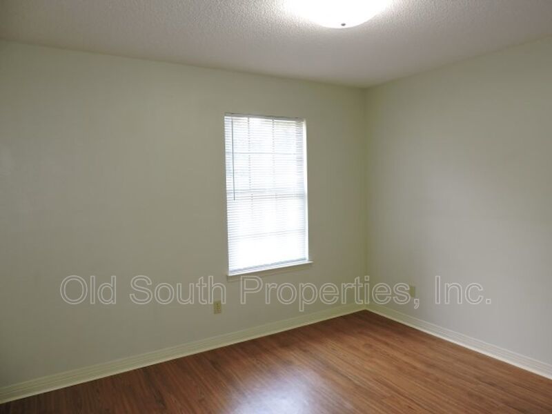 Easy access to shopping, interstate & Navy Federal complex! property image