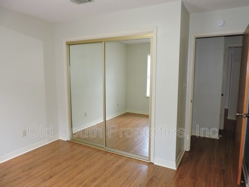 Easy access to shopping, interstate & Navy Federal complex! property image