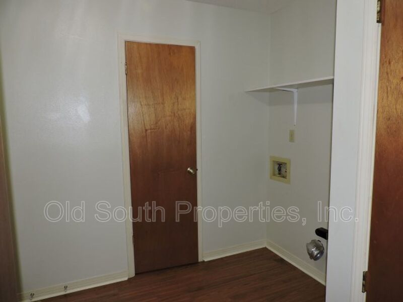 Easy access to shopping, interstate & Navy Federal complex! property image