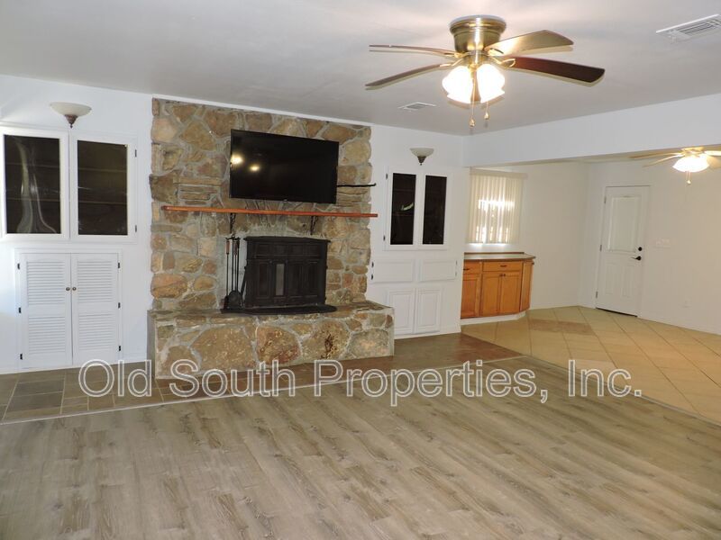 Convenient to Navy Federal complex & interstate! property image