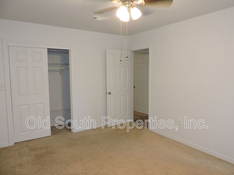 Convenient to Navy Federal complex & interstate! property image
