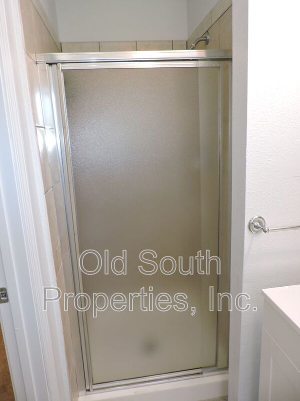 Convenient to Navy Federal complex & interstate! property image