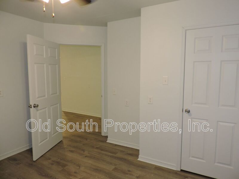 Convenient to Navy Federal complex & interstate! property image