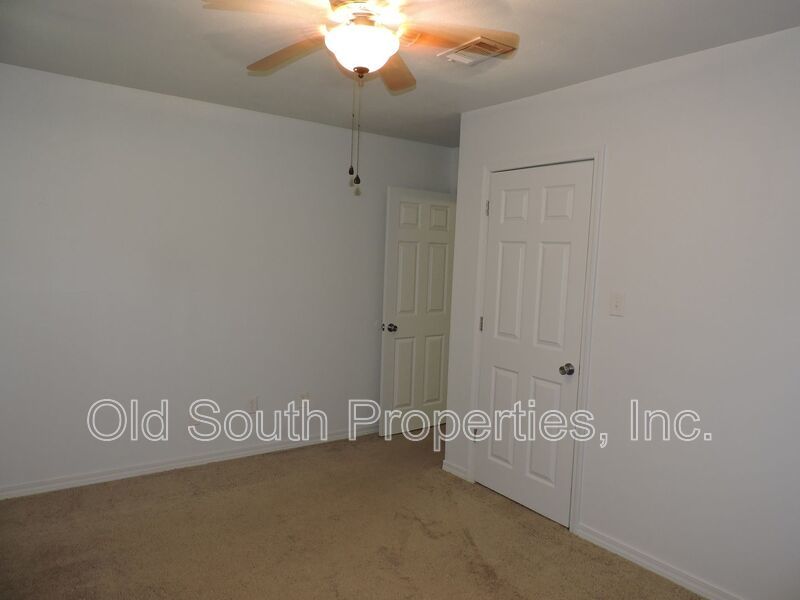 Convenient to Navy Federal complex & interstate! property image