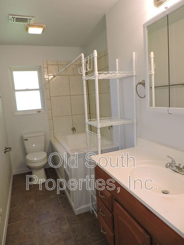 Convenient to Navy Federal complex & interstate! property image