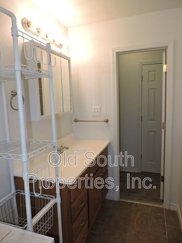 Convenient to Navy Federal complex & interstate! property image