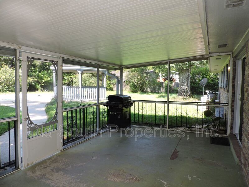 Convenient to Navy Federal complex & interstate! property image