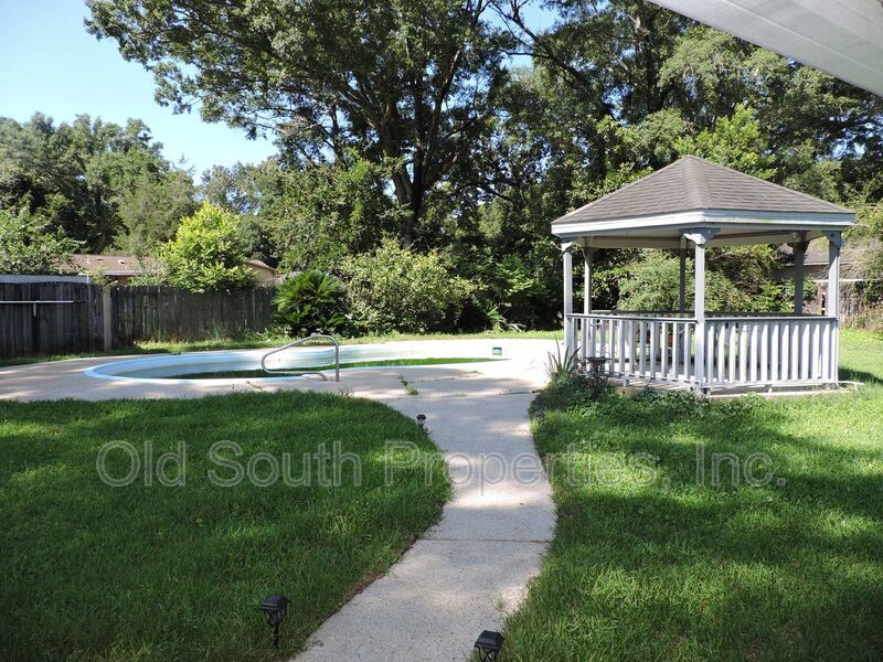 Convenient to Navy Federal complex & interstate! property image